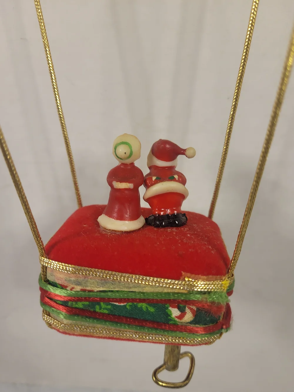 Vintage Christmas Hot Air Balloon Decoration Music Box (U)